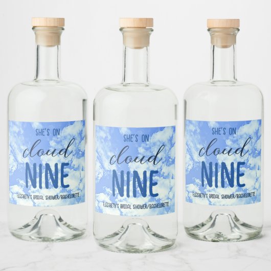 Sie ist auf Cloud Nine! Brautparty/Bachelorette Alkoholflaschenetikett (Flaschen)