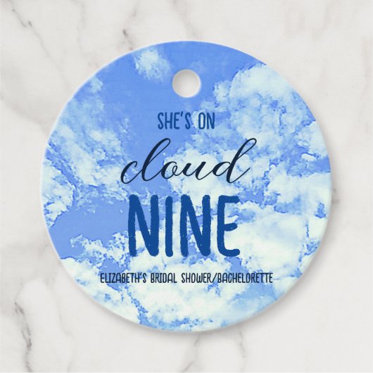 Sie ist auf Cloud Nine! Brautparty/Bachelorette Geschenkanhänger (Vorderseite)