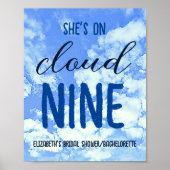 Sie ist auf Cloud Nine! Brautparty/Bachelorette Poster (Vorne)