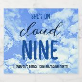 Sie ist auf Cloud Nine! Brautparty/Bachelorette Schaumweinetikett (Einzelnes Label)