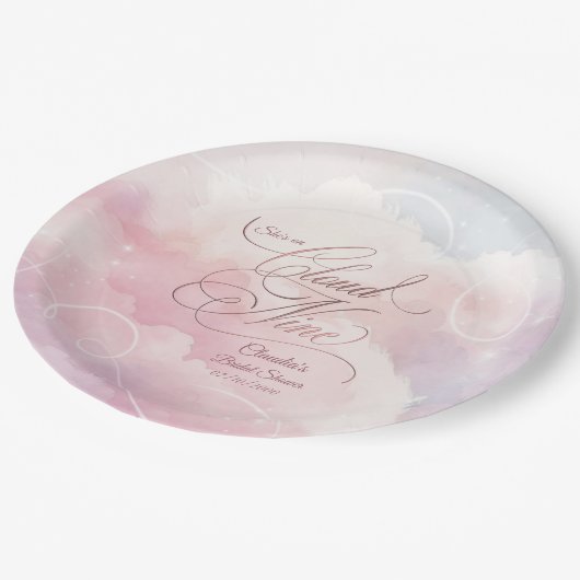 Sie ist auf Cloud Nine Brautparty Pappteller (Schrägansicht)