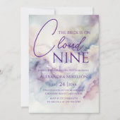 Sie ist auf Cloud Nine Dreamy Lila Brautparty Einladung (Vorderseite)