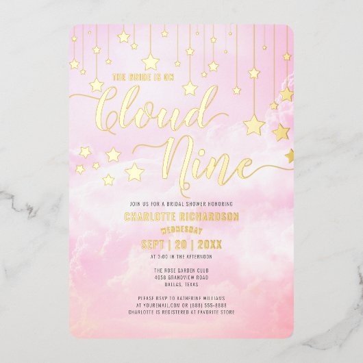 Sie ist auf Cloud Nine Dreamy Pink Brautparty Folieneinladung (Vorderseite)