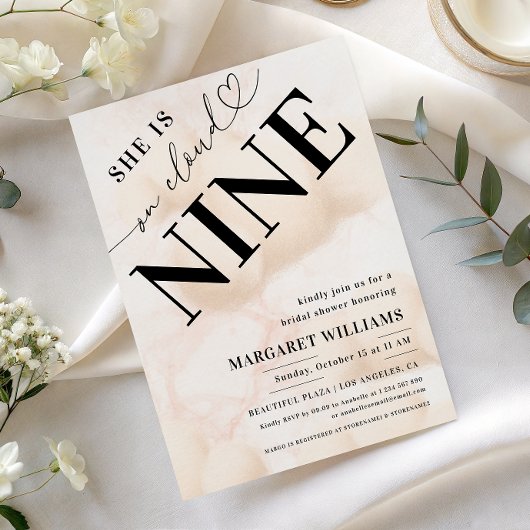 Sie ist auf Cloud Nine Heart Script Brautparty Einladung