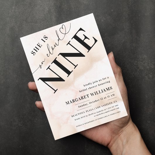 Sie ist auf Cloud Nine Heart Script Brautparty Einladung