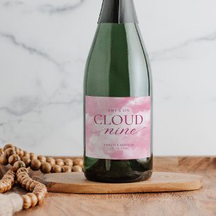 Sie ist auf Cloud Nine Pink Brautparty Schaumweinetikett