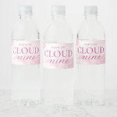 Sie ist auf Cloud Nine Pink Brautparty Wasserflaschenetikett (Flaschen)