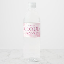 Sie ist auf Cloud Nine Pink Brautparty Wasserflaschenetikett
