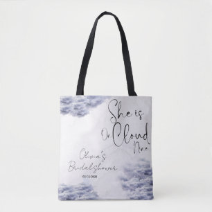 Sie ist auf neuner Wolke Tasche
