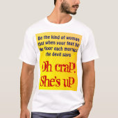 Sie ist auf T-Shirt (Vorderseite)