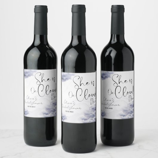 Sie ist auf Wolke neun Brautparty Weinetikett (Flaschen)