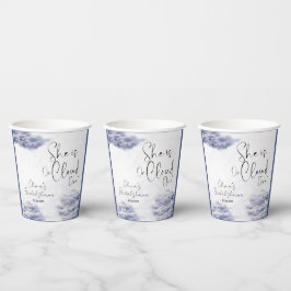 Sie ist auf Wolke neun Pappbecher