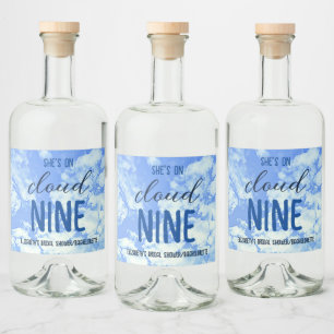 Sie ist auf Wolke sieben! Junggesellinnenabschied/ Alkoholflaschenetikett