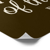 Sie ist bekleidet in "Stärke und Würde Poster" Poster (Ecke)