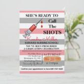 Sie ist bereit, den Shots Nursing Abschluss zu nen Einladung (Stehend Vorderseite)