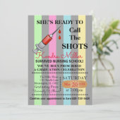 Sie ist bereit, den Shots Nursing Abschluss zu nen Einladung (Stehend Vorderseite)