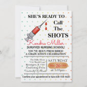Sie ist bereit, den Shots Nursing Abschluss zu nen Einladung (Vorderseite)