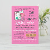 Sie ist bereit, den Shots Nursing Abschluss zu nen Einladung (Stehend Vorderseite)