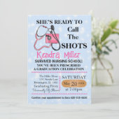 Sie ist bereit, den Shots Nursing Abschluss zu nen Einladung (Stehend Vorderseite)