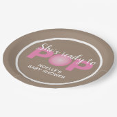 Sie ist bereit zum Pop Bubblegum Theme, Taupe & Pi Pappteller (Schrägansicht)