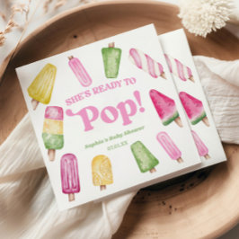 Sie ist bereit zum Pop einer rosa Kinderdusche Serviette