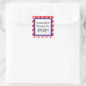 Sie ist bereit zum Pop Square Aufkleber - Zickzack (Tasche)