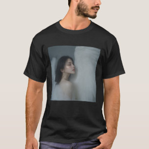 —Sie ist der Schlafende Engel. T-Shirt