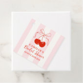 Sie ist die Cherry am oberen Brautparty Geschenkanhänger (Beispiel)