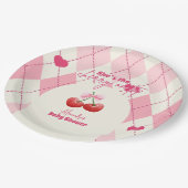 Sie ist die Cherry auf der Babydusche Pappteller (Schrägansicht)