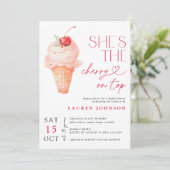 Sie ist die Cherry auf der Top Ice Cream Bridal Einladung (Stehend Vorderseite)