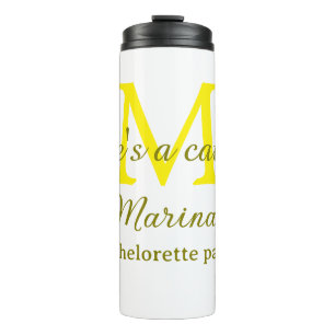 Sie ist ein Fang gelbe Monogramm Junggesellinnenab Thermosbecher