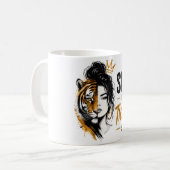Sie Ist Ein Tiger Becher Kaffeetasse (Vorderseite Links)