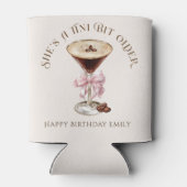 Sie ist ein Tini Bit Older Espresso Martini Geburt Dosenkühler (Rückseite)