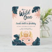 Sie ist ein Wild One Pink Monster & Tropical Jungl Einladung (Stehend Vorderseite)