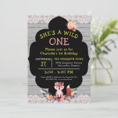 Sie ist ein wilder ONE Fuchs und Blume zum Geburts Einladung (Stehend Vorderseite)