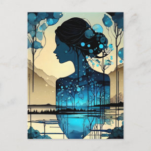 Sie ist eine abstrakte Frau aus Wald. Sie ist Postkarte