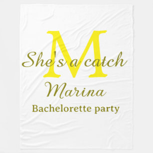 Sie ist eine Fangparty mit gelbem Monogramm Jungge Fleecedecke