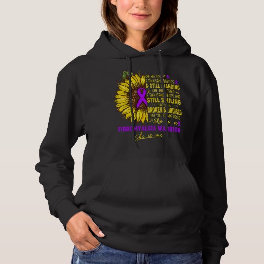 Sie ist Fibromyalgie-Kriegerin und ich Hoodie (Vorderseite)