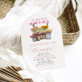 Sie ist frisch vom Brautparty des Marktes angekomm Einladung