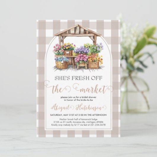 Sie ist frisch vom Brautparty des Marktes Einladung (Stehend Vorderseite)