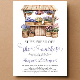 Sie ist frisch vom Brautparty des Marktes Einladung