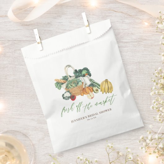 Sie ist frisch vom Brautparty des Marktes Geschenktütchen (Ausgeschnitten)