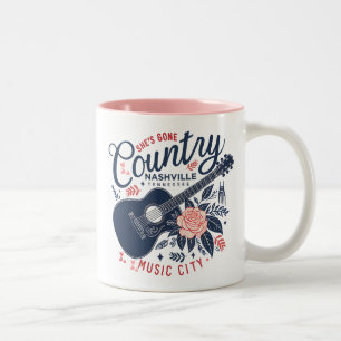 Sie ist Gone Country Nashville Tennessee Zweifarbige Tasse