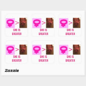 SIE IST GRÖSSERE SQUARE-STICKER QUADRATISCHER AUFKLEBER (Blatt)