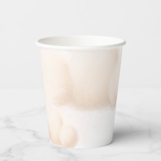 Sie ist im Cloud Nine Heart Script Brautparty Pappbecher (Rückseite)