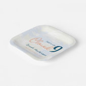 Sie ist in Cloud 9 Whimsical Brautparty Pappteller (Gewinkelt)