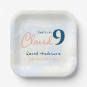 Sie ist in Cloud 9 Whimsical Brautparty Pappteller (Vorderseite)