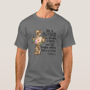 Sie ist in Kraft und Würde Cross Leopa bekleidet T-Shirt