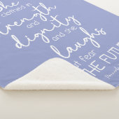 Sie ist in Kraft und Würde gekleidet Blanket Sherpadecke (3/4)