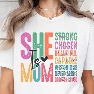 Sie ist Mama, Christlich Verses Muttertagsfrau T - T-Shirt